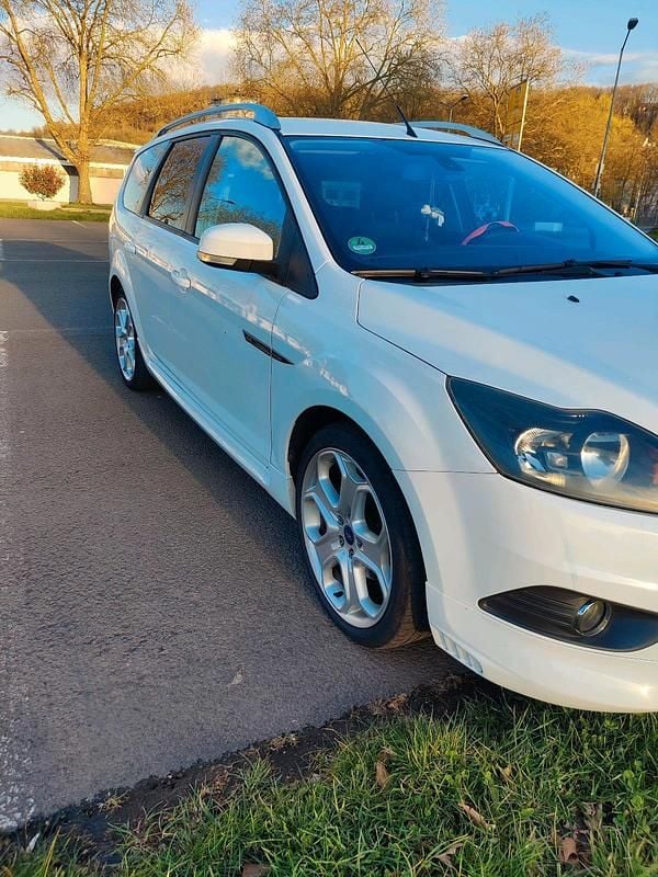 Gebraucht Ford Focus 125 PS (91 kW) 2009 Weiß Kombi