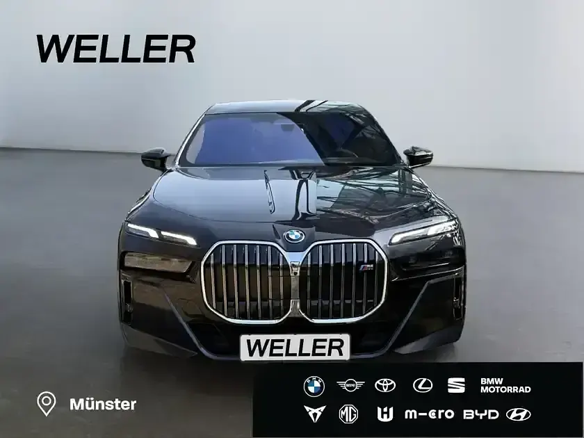 Gebraucht BMW M760 571 PS (419 kW) 2023 Carbonschwarz Limousine