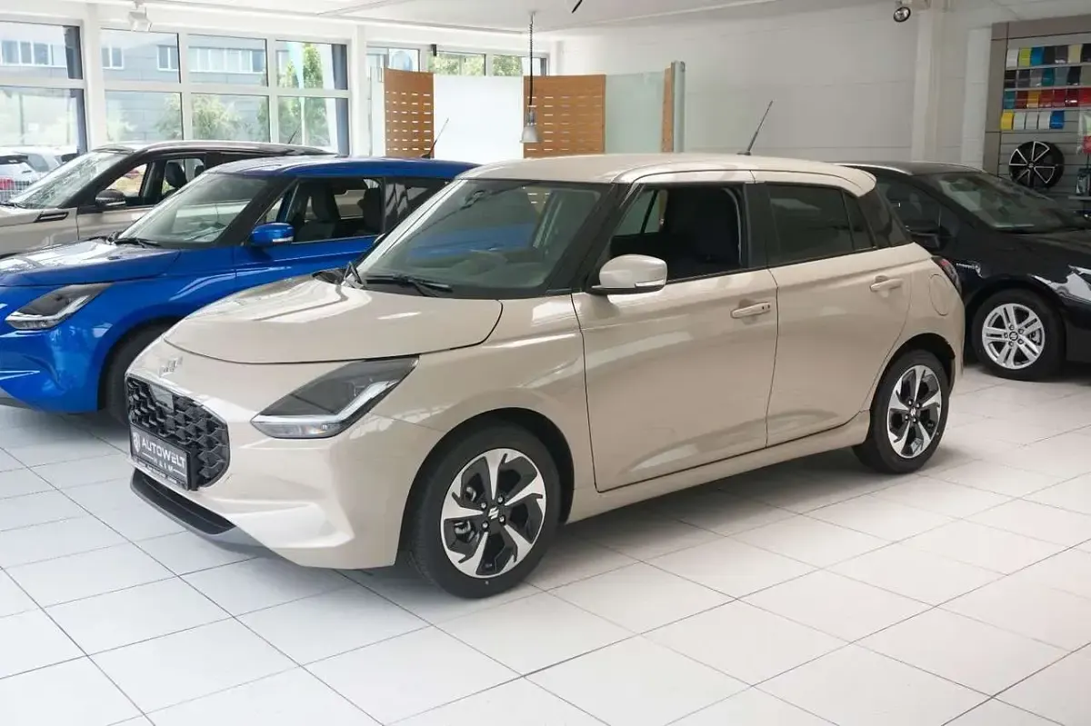 Neu Suzuki Swift Comfort+ 83 PS (61 kW) 2025 Beige Kleinwagen