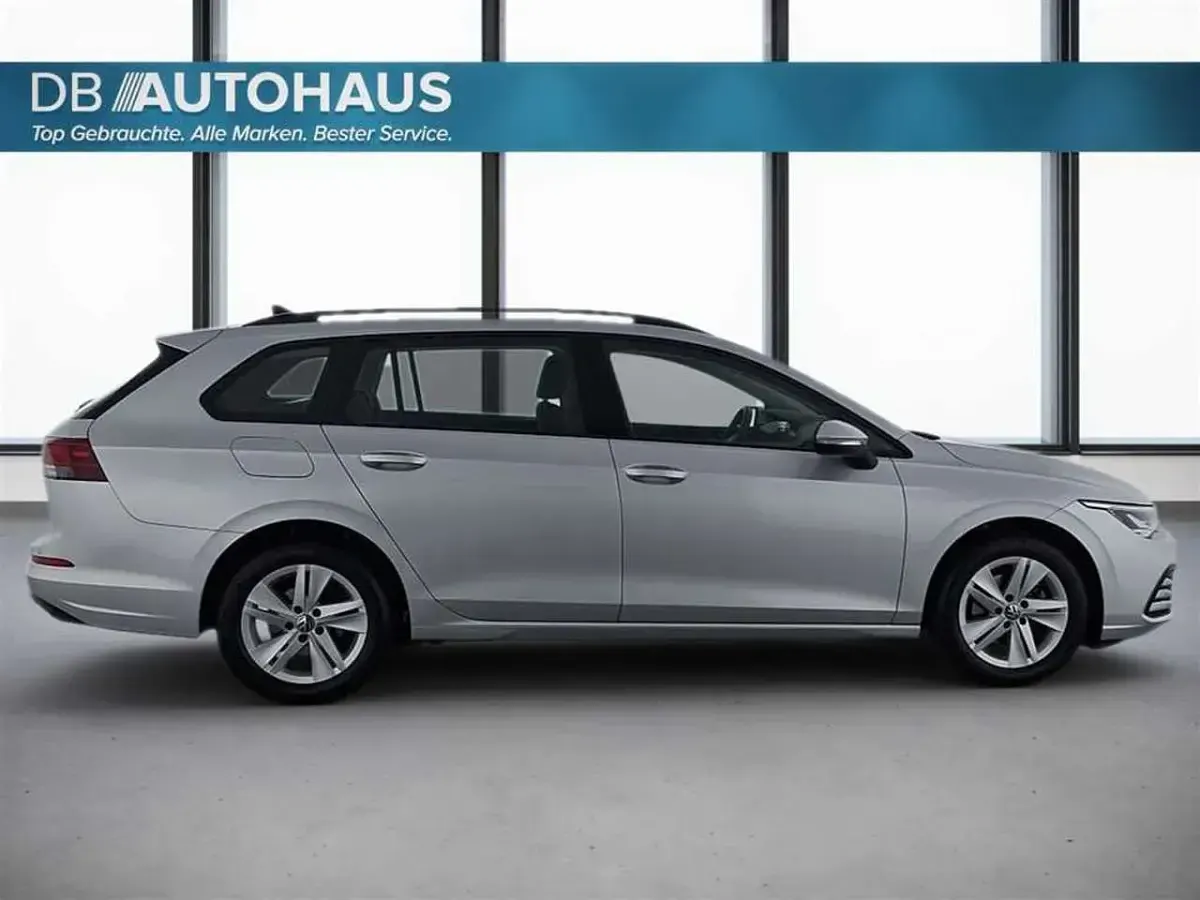 Gebraucht VW Golf VIII Life 110 PS (80 kW) 2023 Silber Kombi