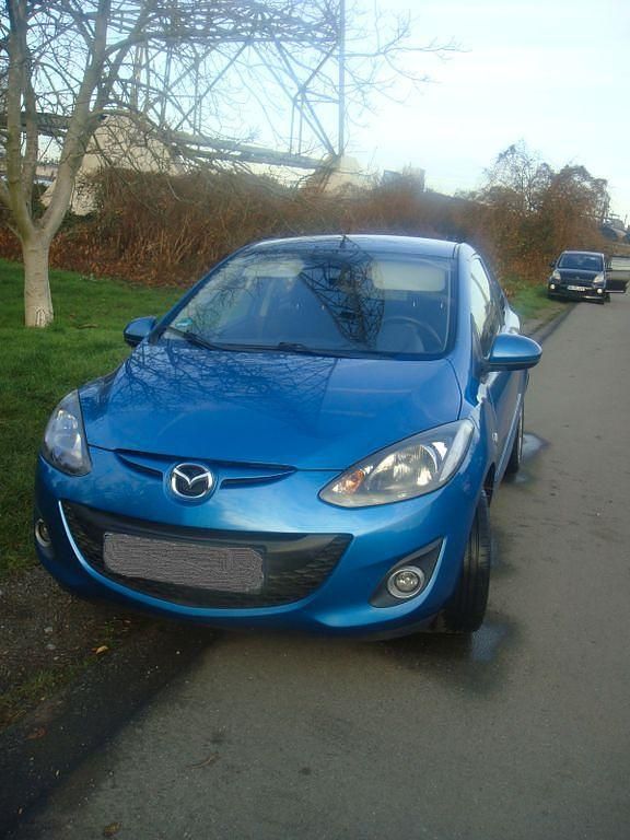 Second-hand Mazda 2 Edition 75 CP (55 kW) 2012 Albastru Berlinǎ