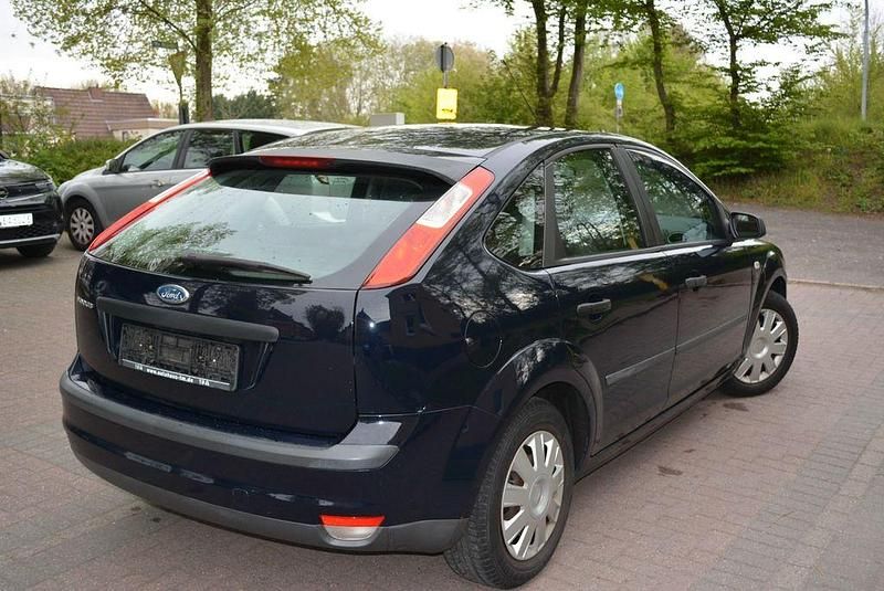 Gebraucht Ford Focus Trend 80 PS (58 kW) 2006 Blau Limousine