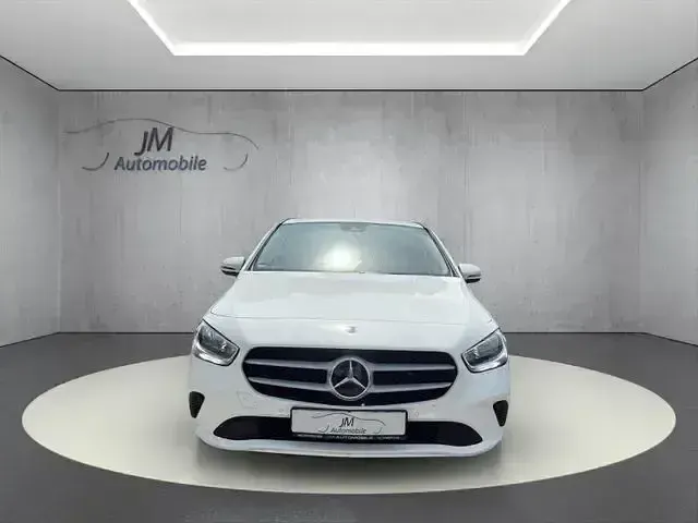 Gebraucht Mercedes B160 109 PS (80 kW) 2022 Weiß Kleinwagen