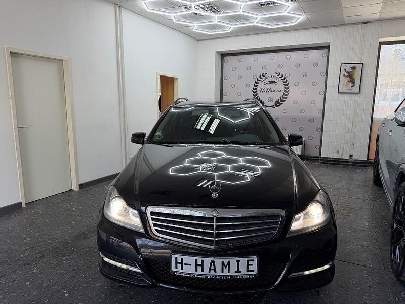 Gebraucht Mercedes C180 120 PS (88 kW) 2013 Schwarz Limousine