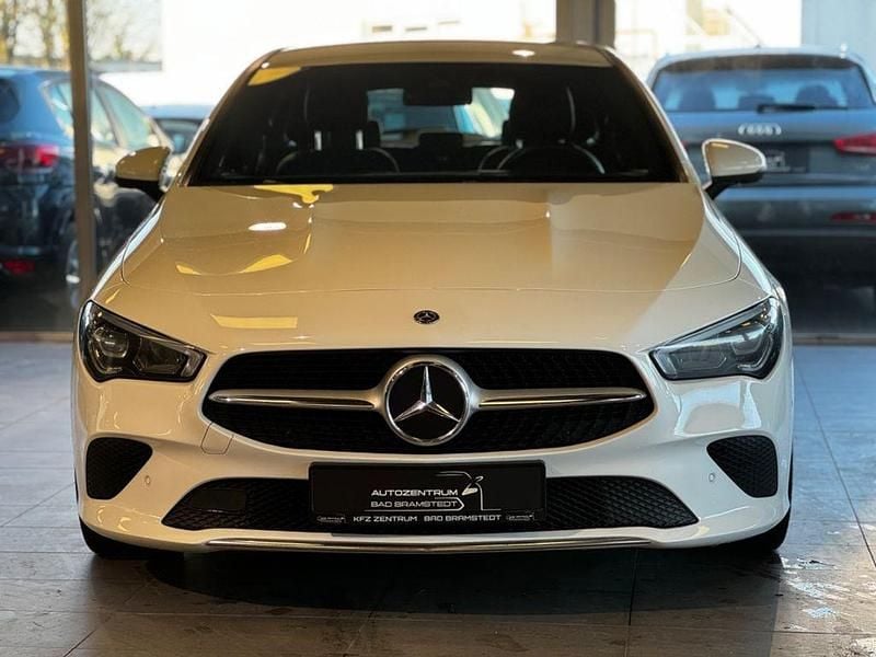 Gebraucht Mercedes CLA220 Shooting Brake 190 PS (139 kW) 2019 Weiß Kombi