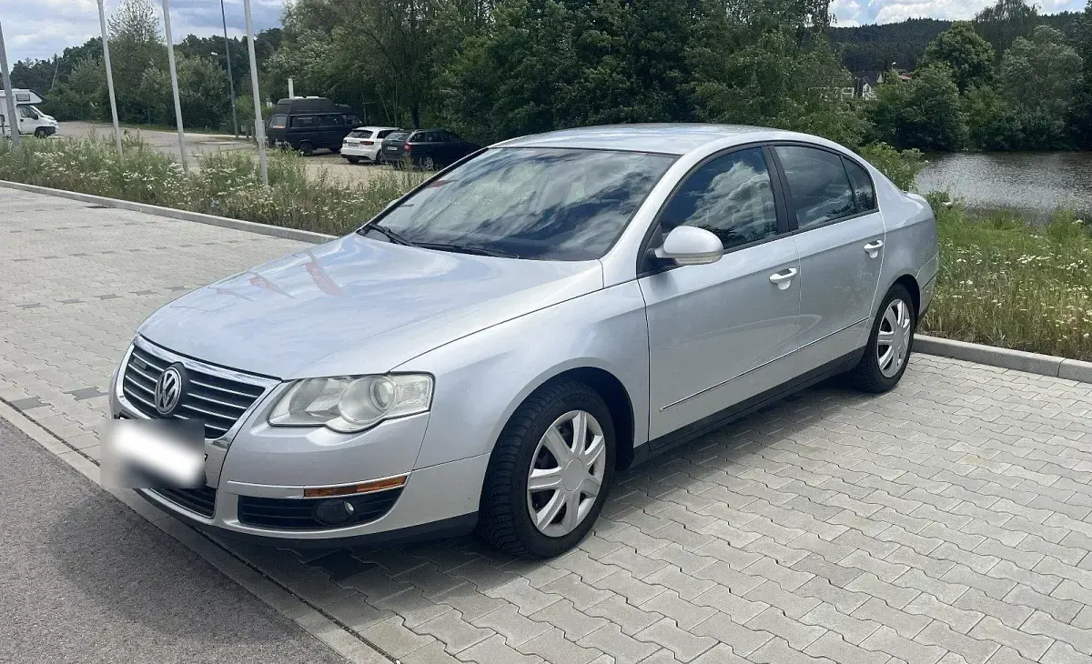 Gebraucht VW Passat 105 PS (77 kW) 2008 Limousine