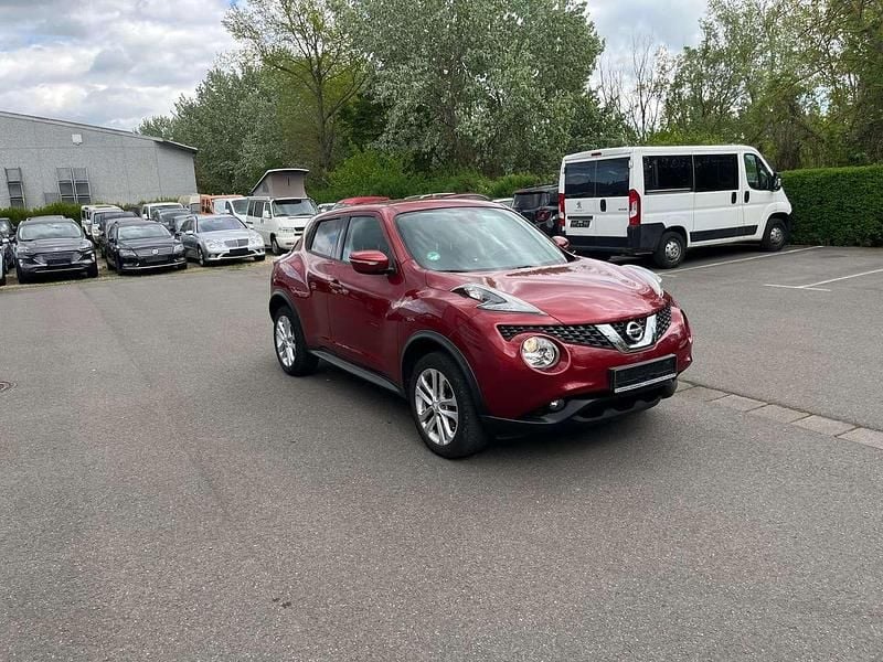 Usado Nissan Juke Acenta 117 HP (86 kW) 2015 Vermelho SUV