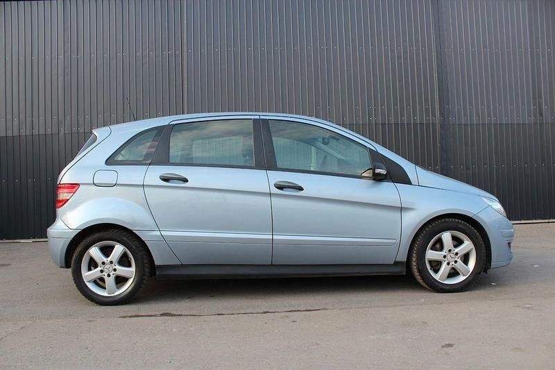 Gebraucht Mercedes B180 109 PS (80 kW) 2006 Blau Van / Kleinbus