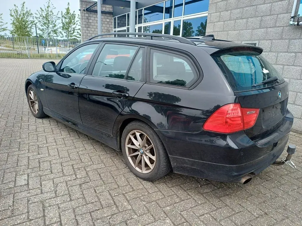 Gebraucht BMW 318 143 PS (105 kW) 2009 Schwarz Kombi