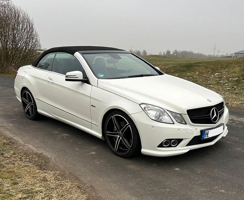 Weiß Gebraucht 2011 Mercedes E220 Elegance Cabrio | 9.000 € (Fairer Preis) - Bild 1/4