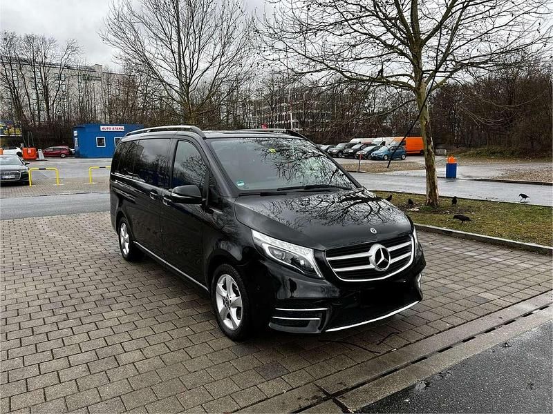 Gebraucht 2018 Mercedes V250 AMG Van / Kleinbus | 42.750 € (Etwas zu teuer) - Bild 1/4