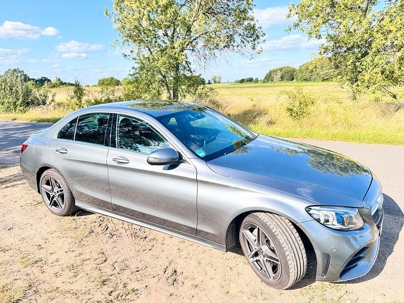 Gebraucht Mercedes C180 AMG 156 PS (114 kW) 2021 Grau Limousine