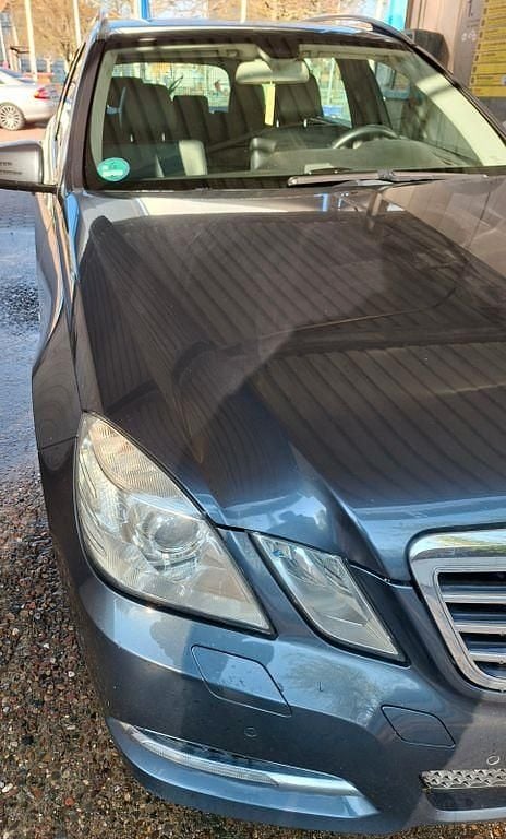 Gebraucht Mercedes E220 Avantgarde 170 PS (125 kW) 2011 Grau Limousine