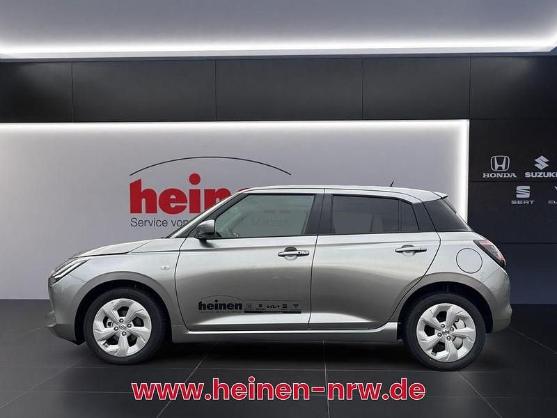 Neu Suzuki Swift Comfort 83 PS (61 kW) 2025 Silber Kleinwagen