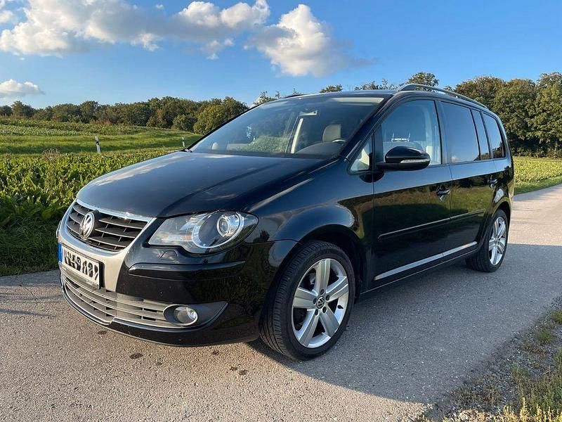 Schwarz Gebraucht 2010 VW Touran Freestyle Van / Kleinbus | 5.600 € (Fairer Preis) - Bild 1/4