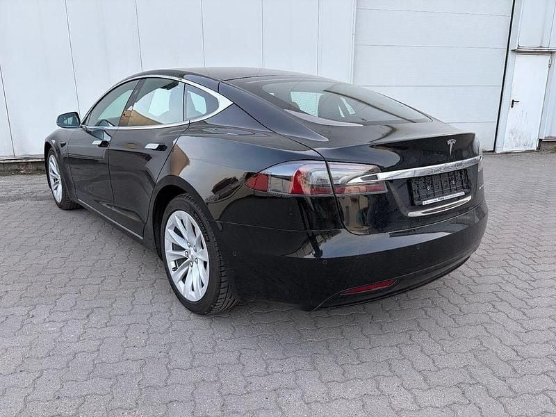 Second-hand Tesla Model S 397 kW (541 CP) 2020 Negru Hatchback