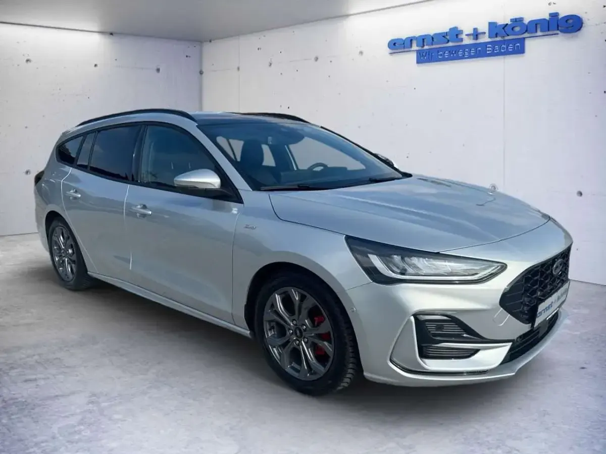 Gebraucht Ford Focus ST-Line X 155 PS (114 kW) 2025 Moondust silber metallic Kombi