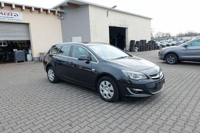 Gebraucht Opel Astra Innovation 165 PS (121 kW) 2013 Schwarz Kombi