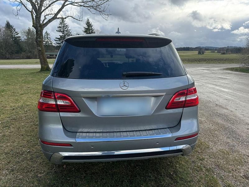 Gebraucht Mercedes ML350 258 PS (189 kW) 2015 Grau SUV