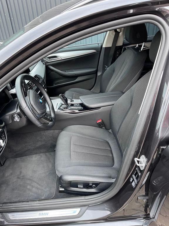Gebraucht BMW 520 Shadowline 190 PS (139 kW) 2021 Grau Kombi