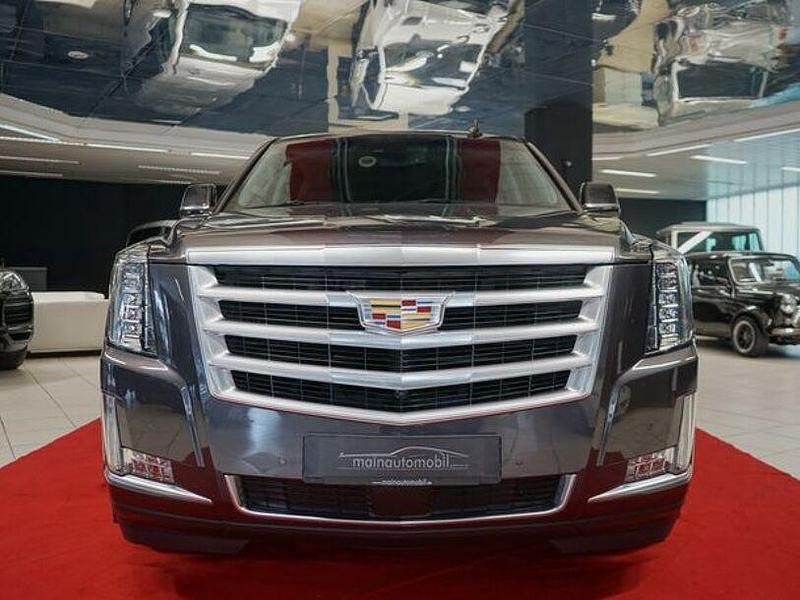Grau Gebraucht 2015 Cadillac Escalade SUV | 39.999 € (Fairer Preis) - Bild 1/4