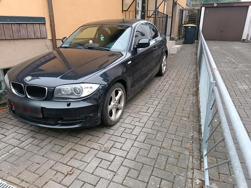 Schwarz Gebraucht 2011 BMW 120 Coupé Coupé | 4.000 € (Superpreis) - Bild 1/4