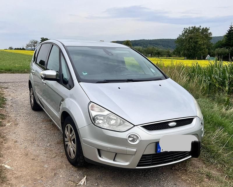 Grau Gebraucht 2009 Ford S-MAX S Van / Kleinbus | 3.000 € (Fairer Preis) - Bild 1/4