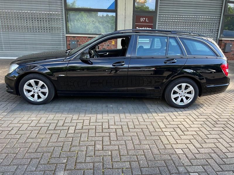 Gebraucht Mercedes C200 184 PS (135 kW) 2011 Schwarz Kombi