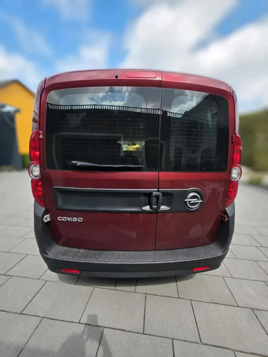 Occasion Opel Combo 109 ch (80 kW) 2017 Rouge Monospace