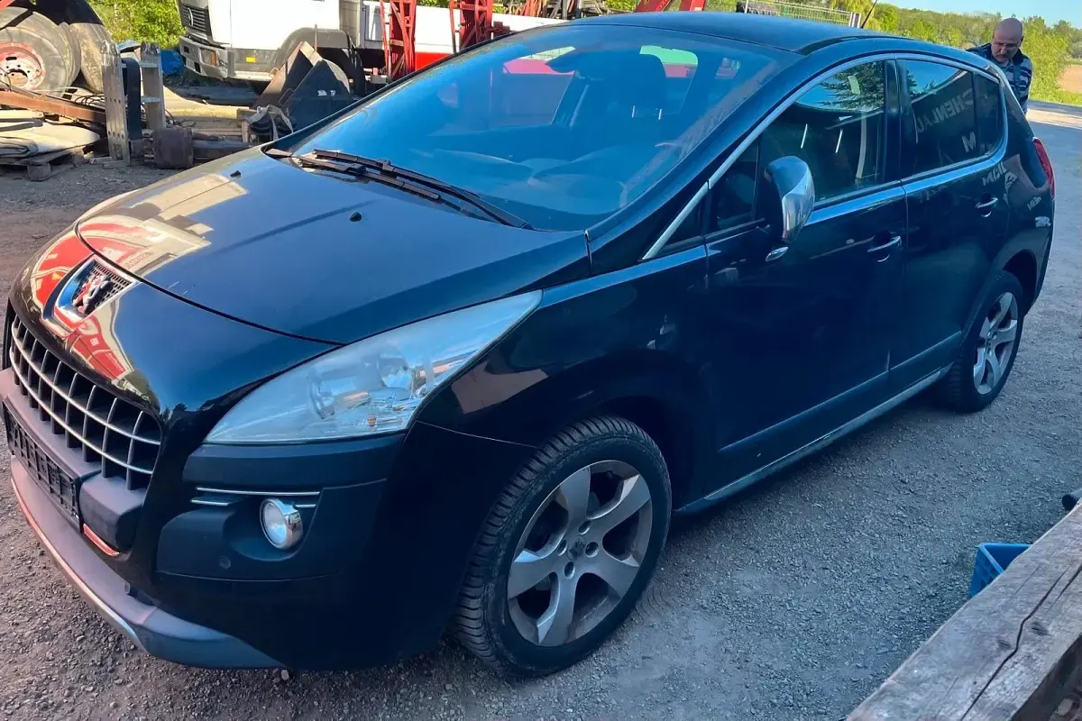 Second-hand Peugeot 3008 112 CP (82 kW) 2012 Albastru Break