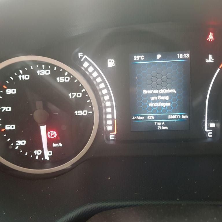 Gebraucht Iveco Daily 136 PS (100 kW) 2020 Weiß Van / Kleinbus