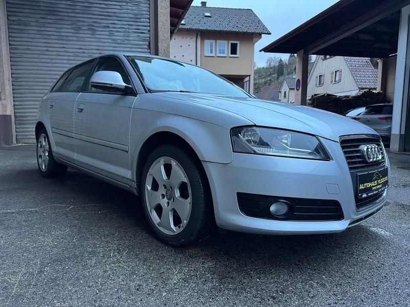 Gebraucht Audi A3 105 PS (77 kW) 2011 Silber Limousine