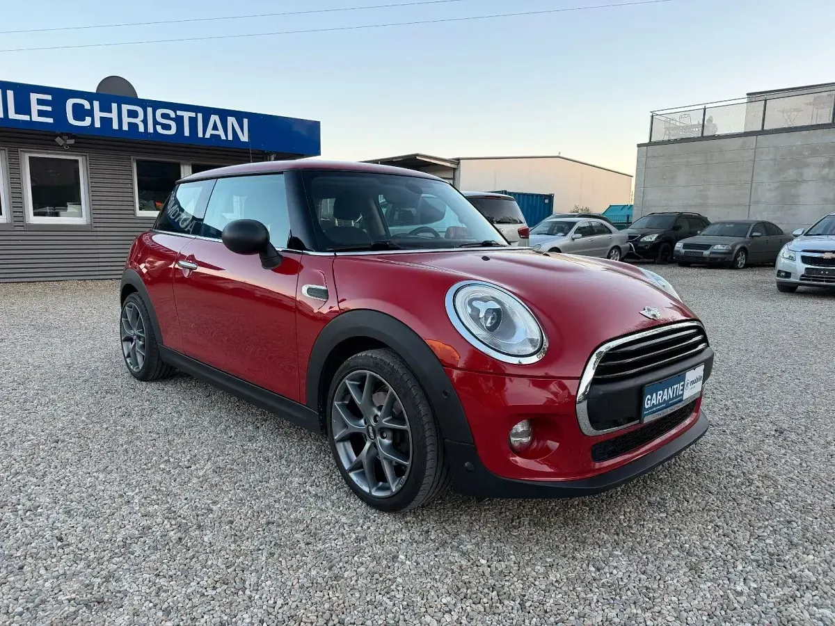 Usata Mini ONE 102 CV (75 kW) 2016 Rosso Utilitaria