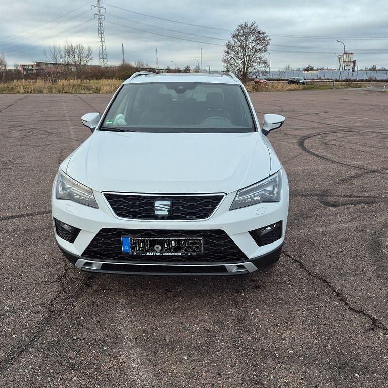 Weiß Gebraucht 2017 Seat Ateca XCELLENCE SUV | 14.900 € (Guter Preis) - Bild 1/4