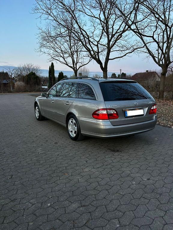 Gebraucht Mercedes E200 Elegance 163 PS (119 kW) 2005 Grau Limousine