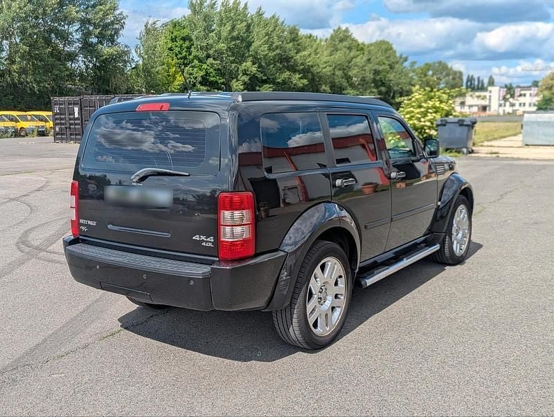 Gebraucht Dodge Nitro 260 PS (191 kW) 2011 Schwarz SUV