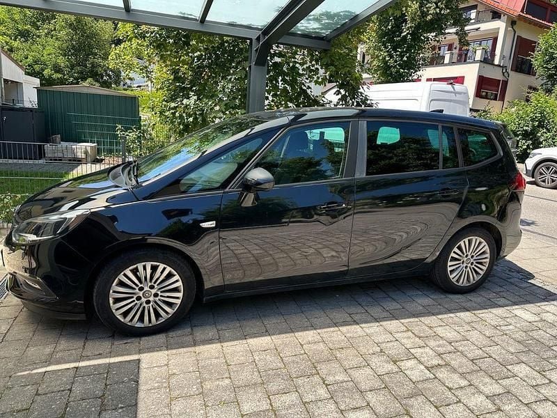 Schwarz Gebraucht 2016 Opel Zafira Tourer Selection Van / Kleinbus | 8.555 € (Fairer Preis) - Bild 1/4