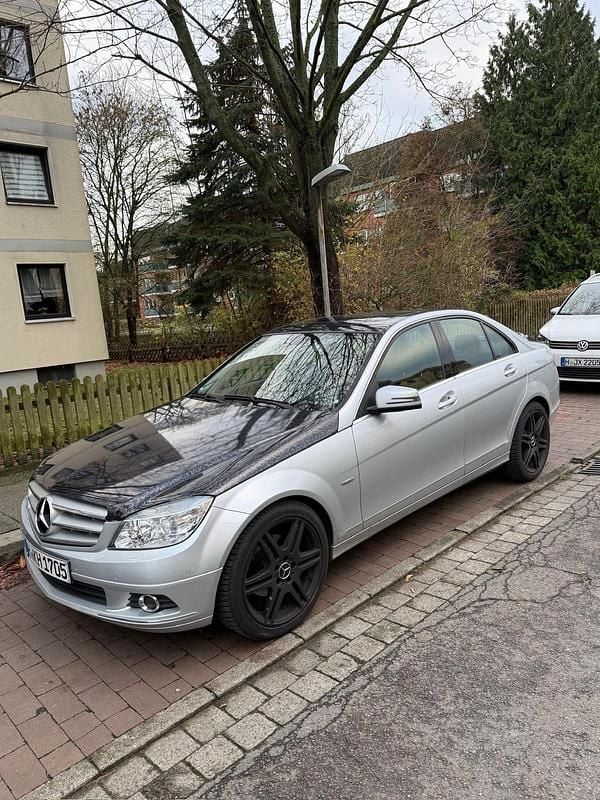 Silber Gebraucht 2009 Mercedes C200 Limousine | 10.000 € (Etwas zu teuer) - Bild 1/4