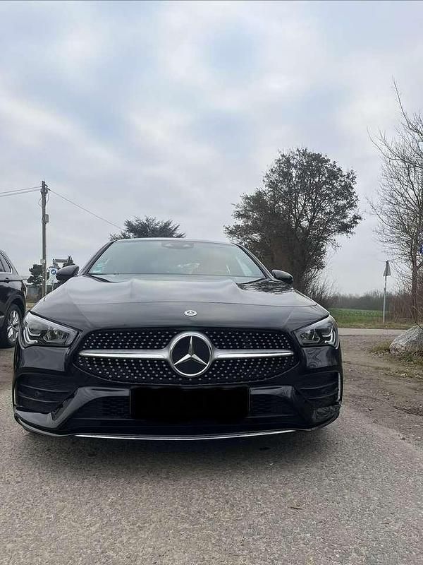 Gebraucht Mercedes CLA200 AMG line 163 PS (119 kW) 2023 Schwarz Coupé