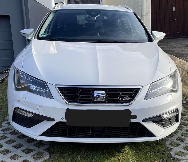 Weiß Gebraucht 2017 Seat Leon ST FR Kombi | 17.099 € (Fairer Preis) - Bild 1/4