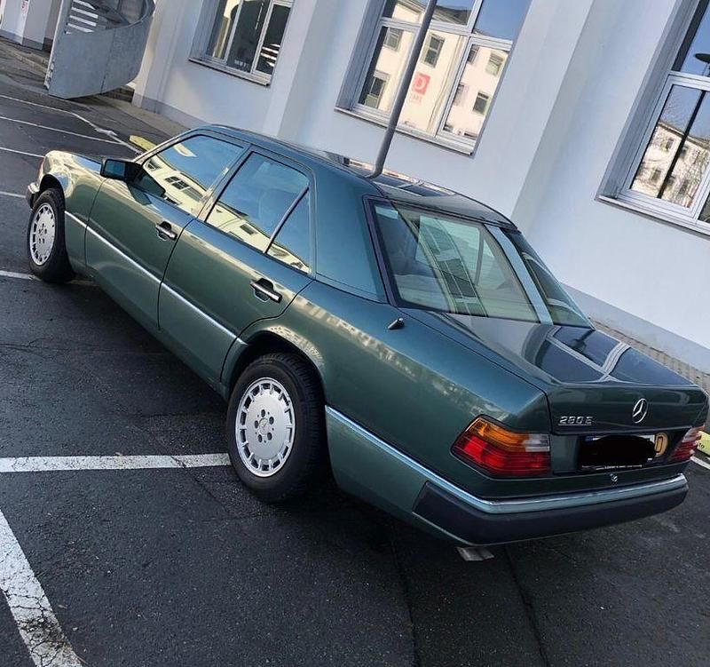 Second-hand Mercedes E280 193 CP (141 kW) 1993 Verde Berlinǎ