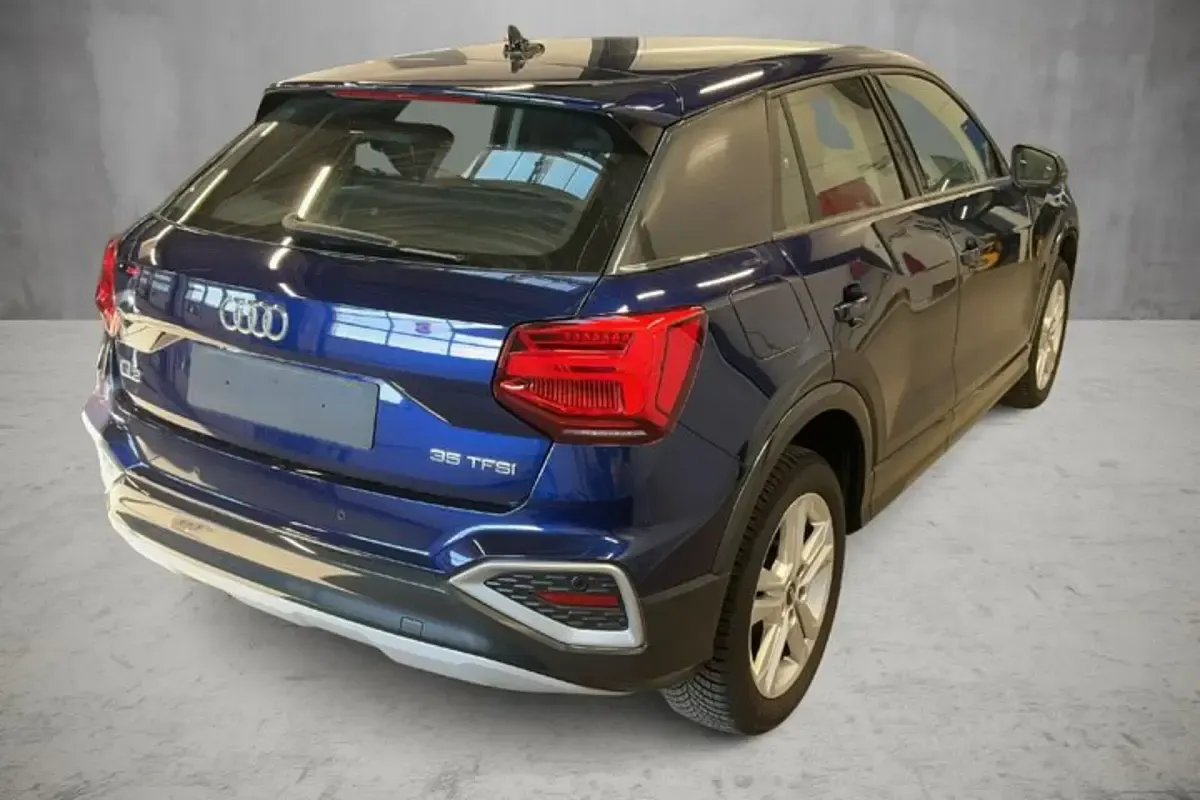Gebraucht Audi Q2 Advanced Plus 150 PS (110 kW) 2024 Navarrablau (metallic) SUV