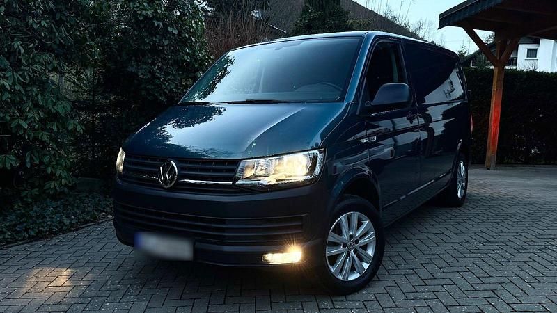 Gebraucht VW Transporter 150 PS (110 kW) 2019 Grün Van