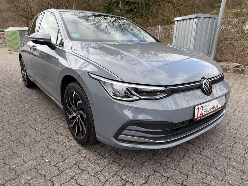 Gebraucht VW Golf VIII Active 116 PS (85 kW) 2022 Grau Limousine
