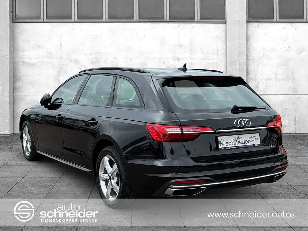 Używany Audi A4 Advanced 163 KM (119 kW) 2021 Czarny Kombi