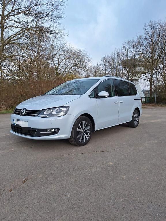 Gebraucht VW Sharan Highline 150 PS (110 kW) 2019 Weiß Van / Kleinbus