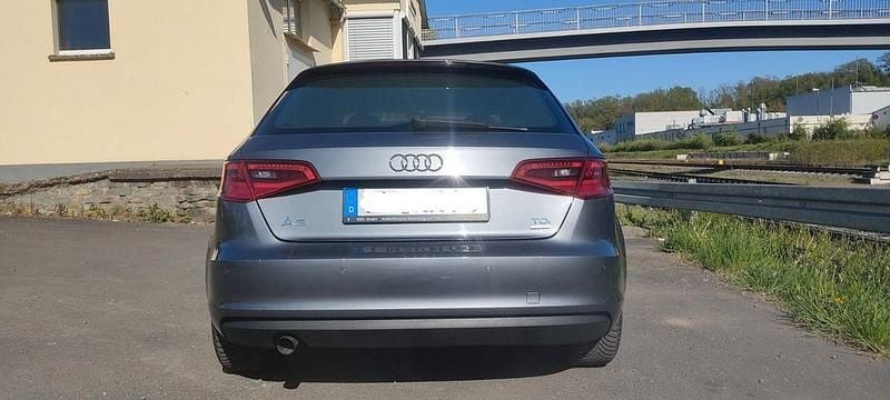Gebraucht Audi A3 Attraction 110 PS (80 kW) 2016 Grau Limousine