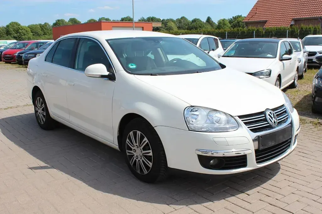 Gebraucht VW Jetta 102 PS (75 kW) 2007 Weiß Limousine