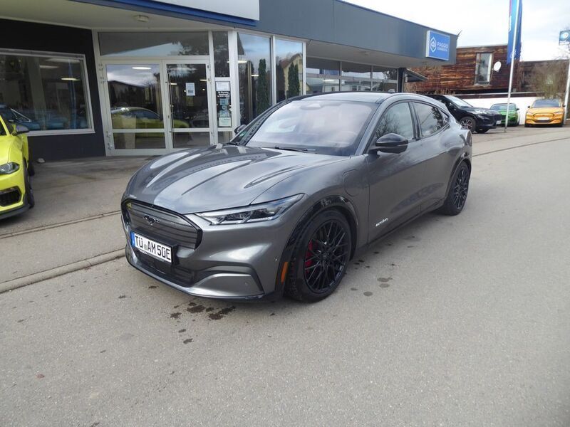 Grau Gebraucht 2021 Ford Mustang Mach-E SUV | 55.900 € - Bild 1/4