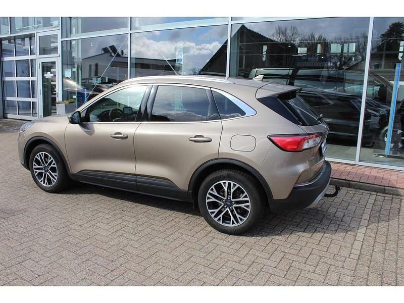 Gebraucht Ford Kuga Titanium 150 PS (110 kW) 2020 Pyritsilber metallic SUV